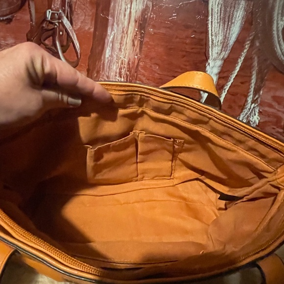 Wilson’s Leather, leather bag - Picture 10 of 16